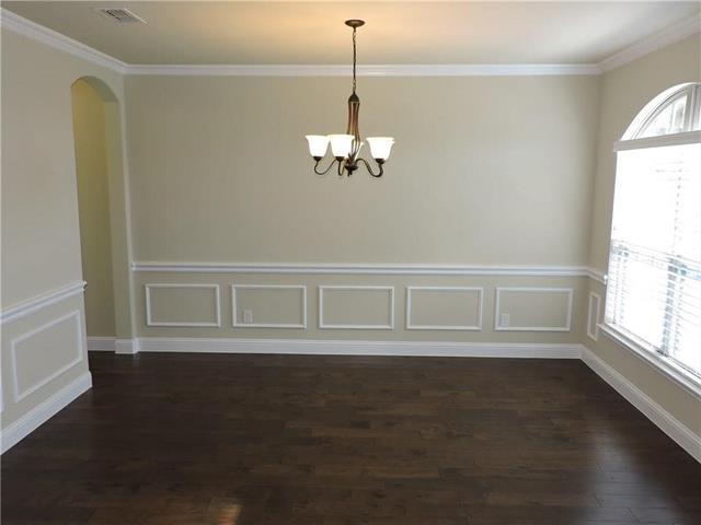 Building Photo - 1156 Roma Dr