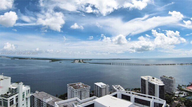 Building Photo - 1300 Brickell Bay Dr