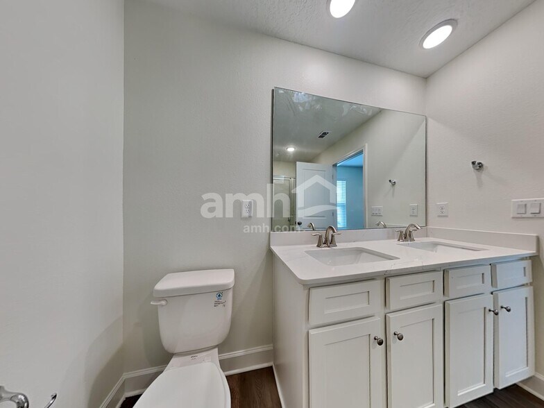 Building Photo - 2564 Spring Moss Ct