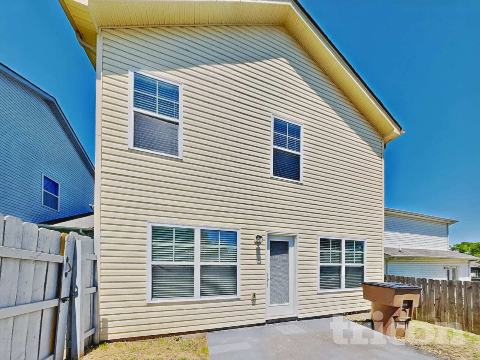 Building Photo - 705 Griggs Pl