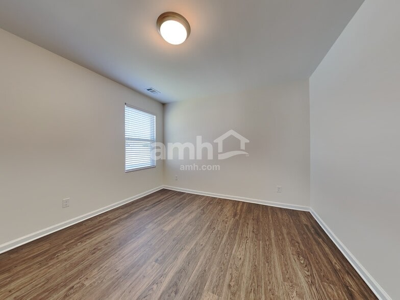 Building Photo - 309 Dogwood Cir