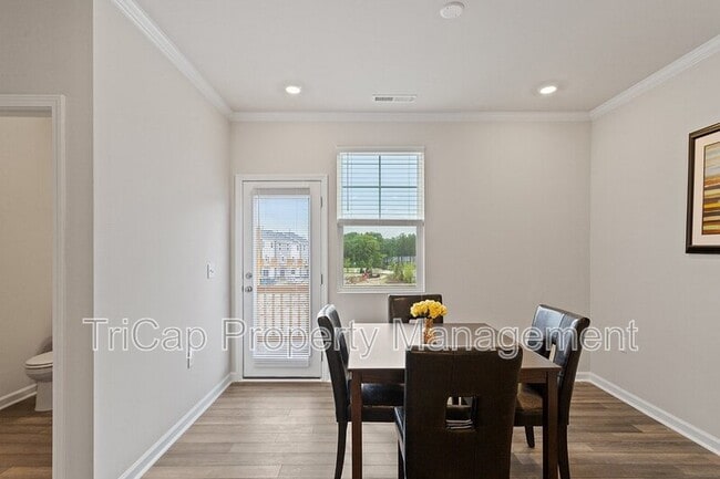 Building Photo - 1721 Chirping Trl