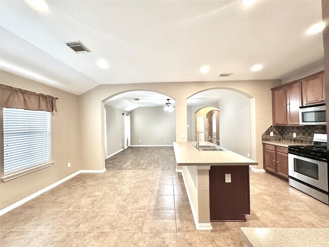 Building Photo - 6303 Tolstin Lakes Ln