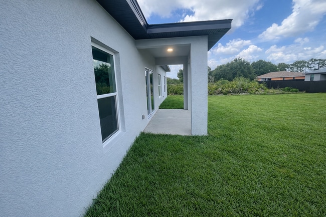 Building Photo - Brand-New & Modern! 4/2/2 Home in Desirable SW Lehigh Acres
