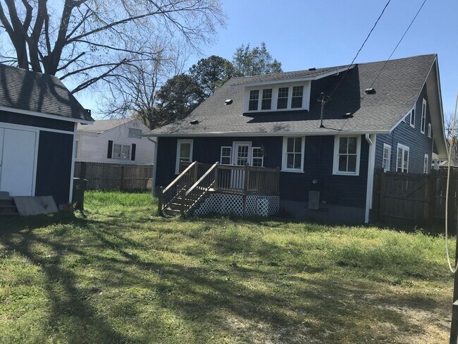 Building Photo - 1001 S 8th St