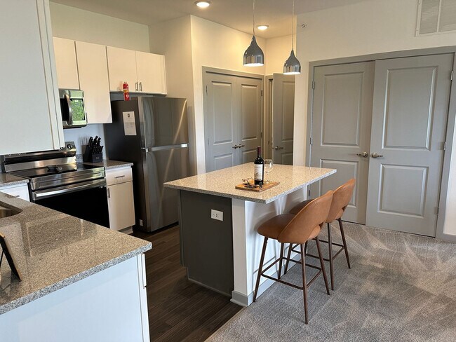 Building Photo - 5102 Aldersgate Dr