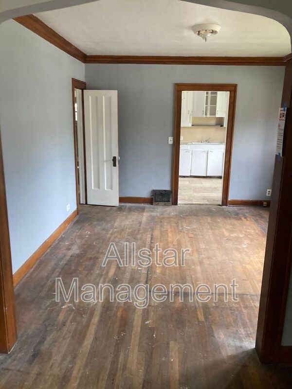 Building Photo - 17202 Grovewood Ave