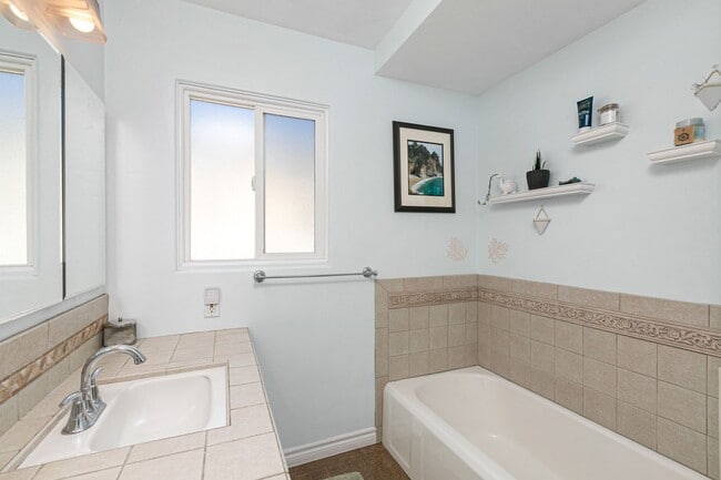 Building Photo - Spacious Talmadge Home WITH POOL!