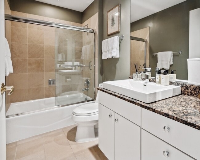 Building Photo - 445 E North Water St