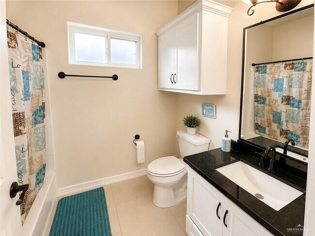 Building Photo - 13 E Imperial Oaks Dr