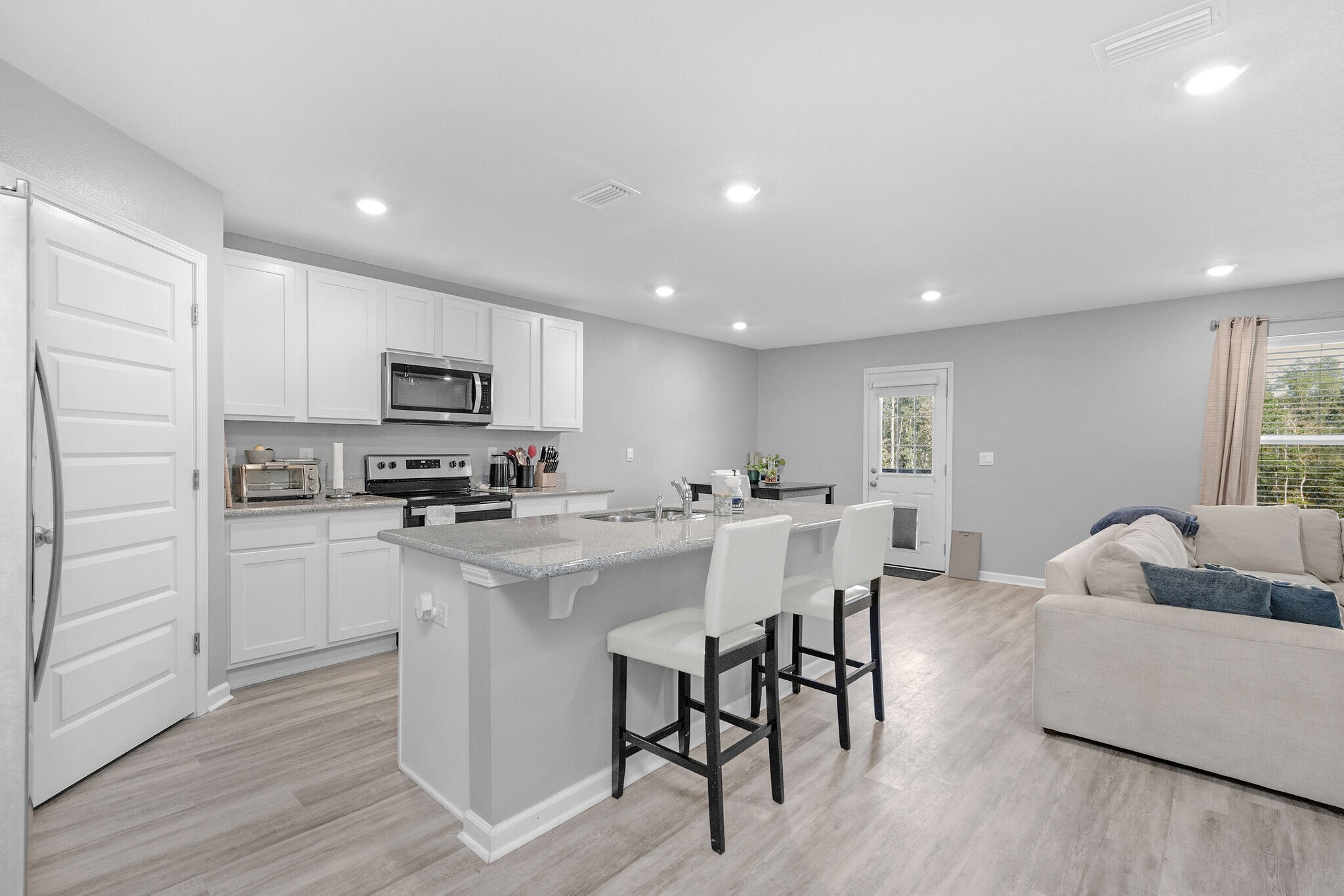 Building Photo - 8686 Pathstone Blvd