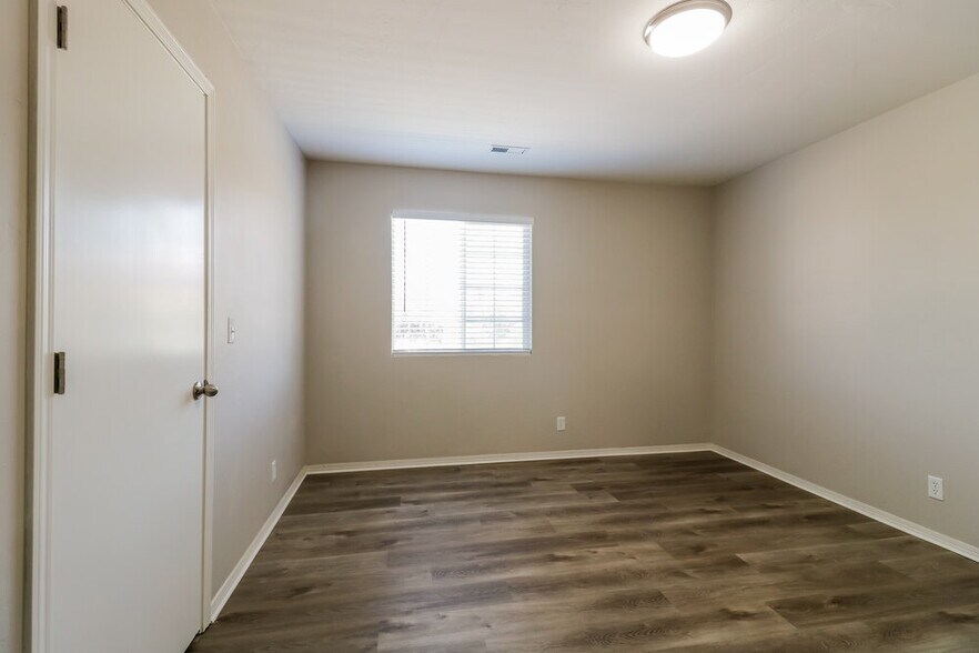 Building Photo - 3174 Hunter Farm Way