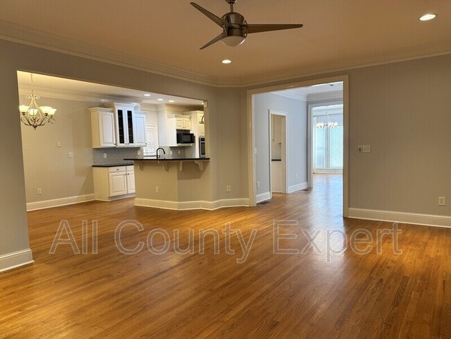 Building Photo - 871 Lenox Ct NE