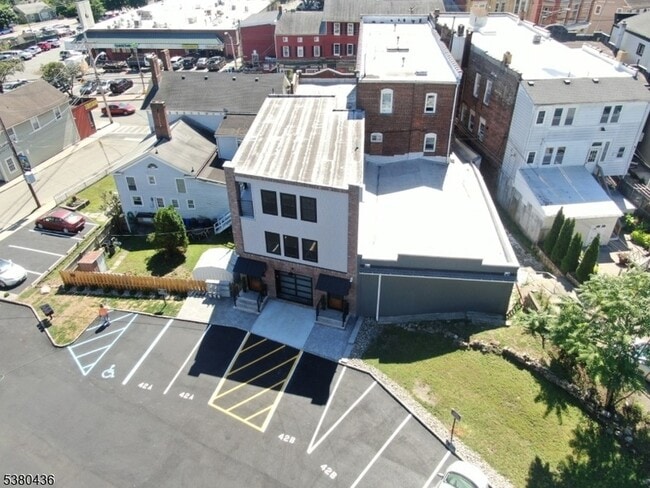 Building Photo - 42 W Main St