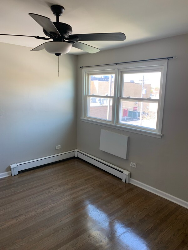 Building Photo - 764 Holiday Ln