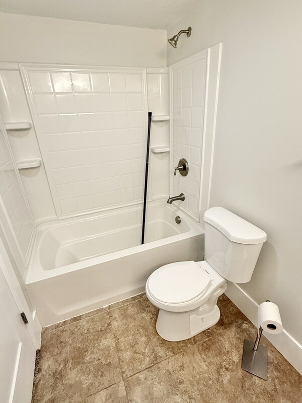 Building Photo - 1729 Colchester Ct