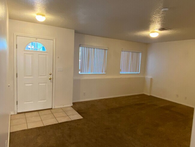 Building Photo - Dixie Downs Condo