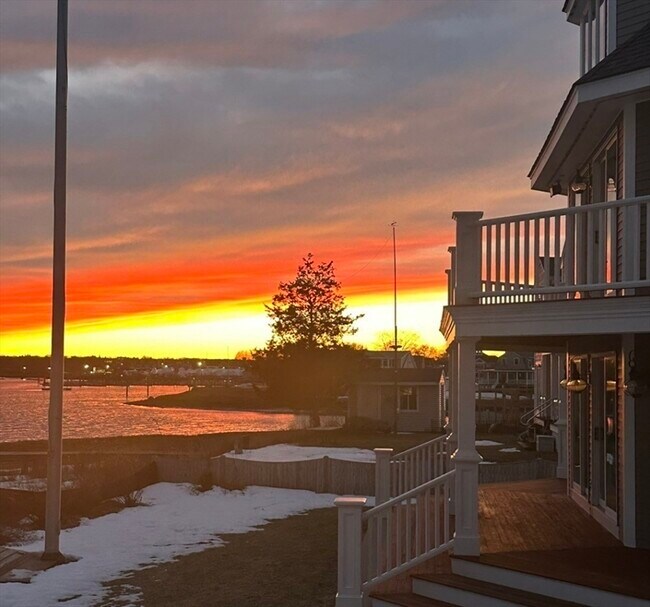 Building Photo - 16 Fosters Point