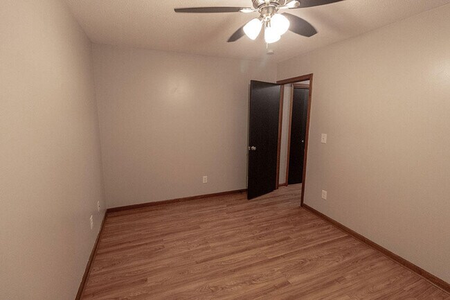Building Photo - 1508 S Azalea