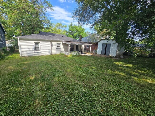 Building Photo - Awesome 3-Bedroom Home in St. Louis – Move...