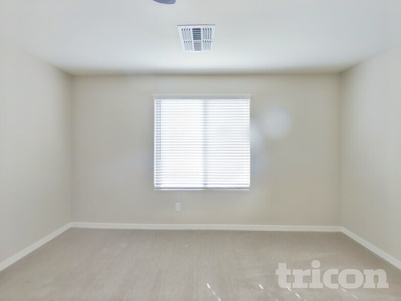 Building Photo - 8023 W Albeniz Pl