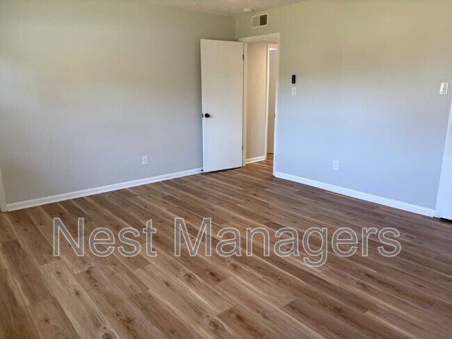 Building Photo - 7212 Reedy Creek Dr