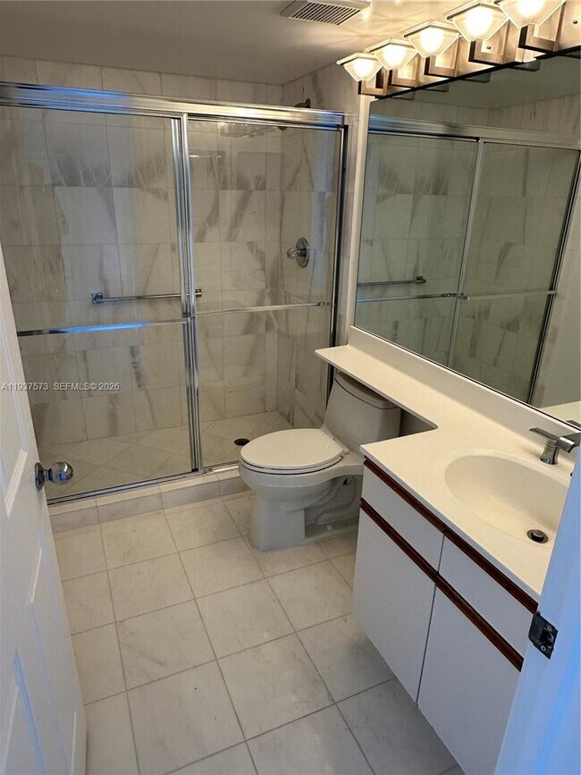 Building Photo - 3530 Mystic Pointe Dr