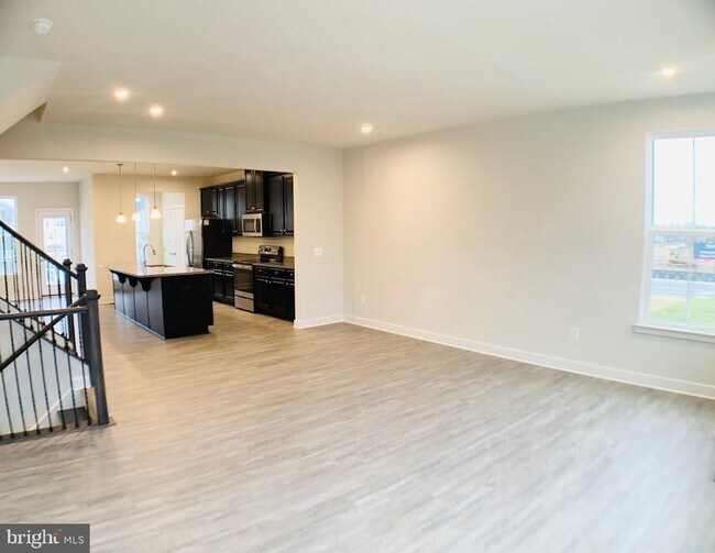 Building Photo - 11380 Willow Green Cir