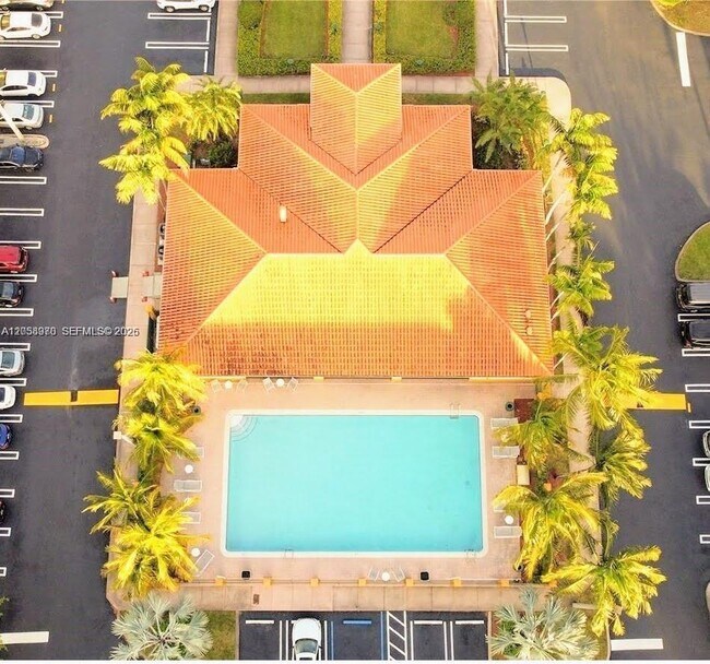 Building Photo - 7200 NW 114th Ave