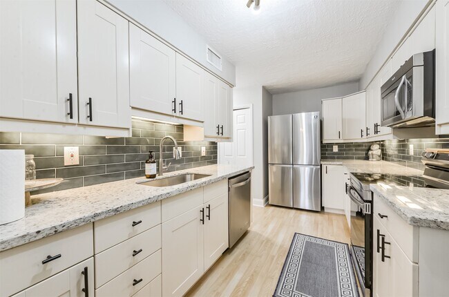 Building Photo - 14111 Misty Meadow Ln