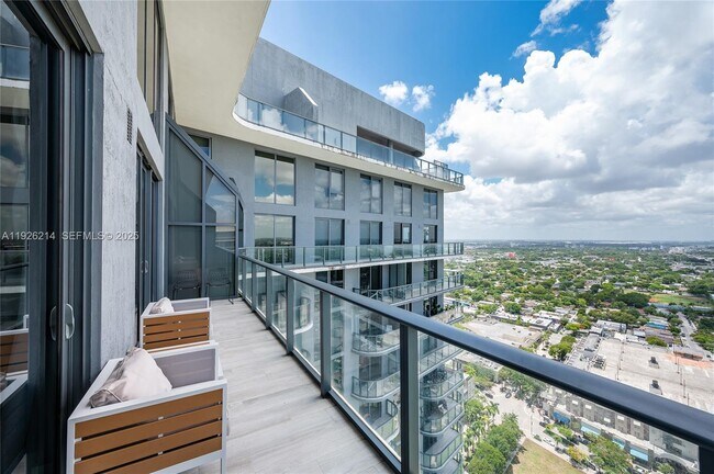 Building Photo - 121 NE 34th St