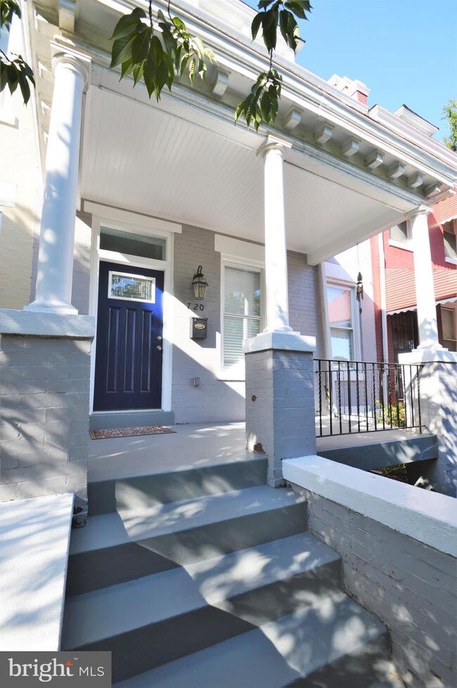 Building Photo - 720 K St NE