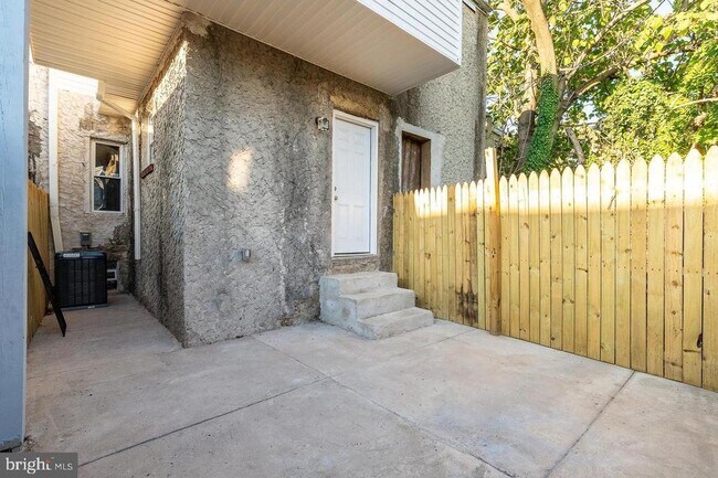 Building Photo - 3033 Coral St