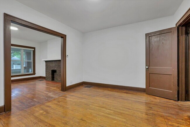Building Photo - 1349 N 6th St