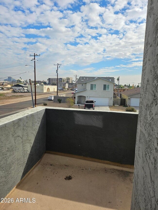 Building Photo - 1402 S 10th Ave