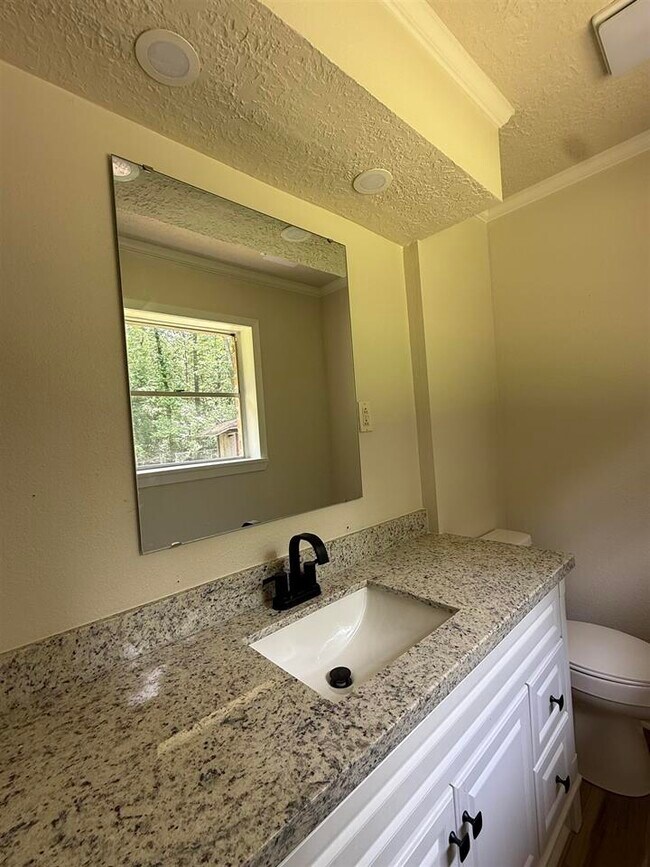 Building Photo - 917 W Wildwood Dr