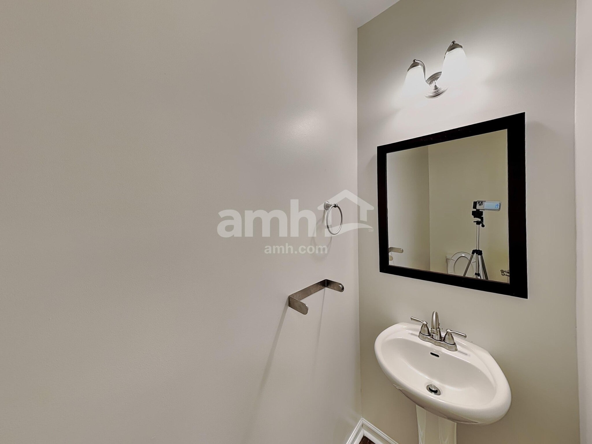 Building Photo - 1386 Key Manor Ln