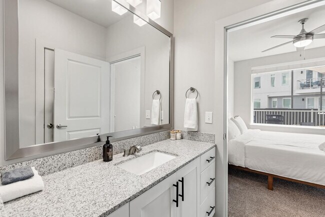 Building Photo - 5820 1/2 Cameron Road-SI FL1-ID1303397P