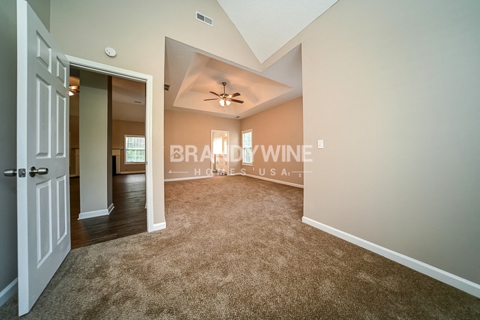 Building Photo - 6366 Wellesley Dr