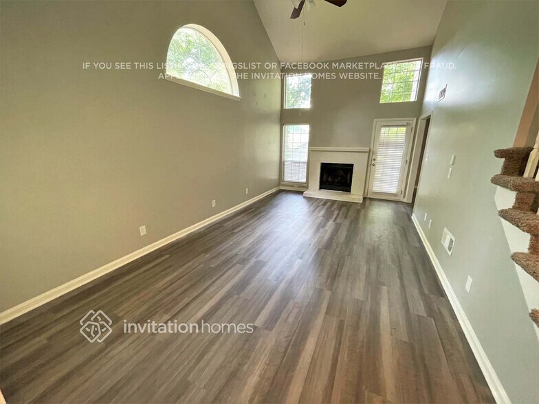Building Photo - 7500 Little Fox Ln