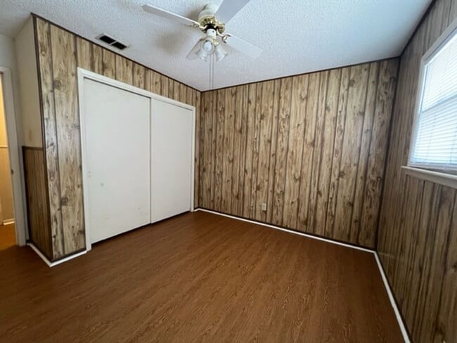 Building Photo - 1479 Beechwood Ln