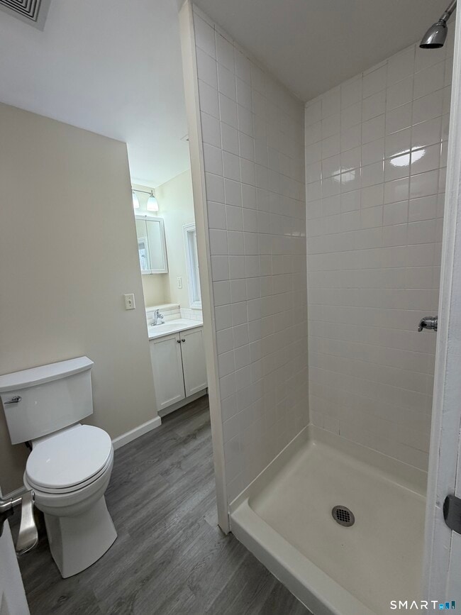 Building Photo - 267 Branford Rd