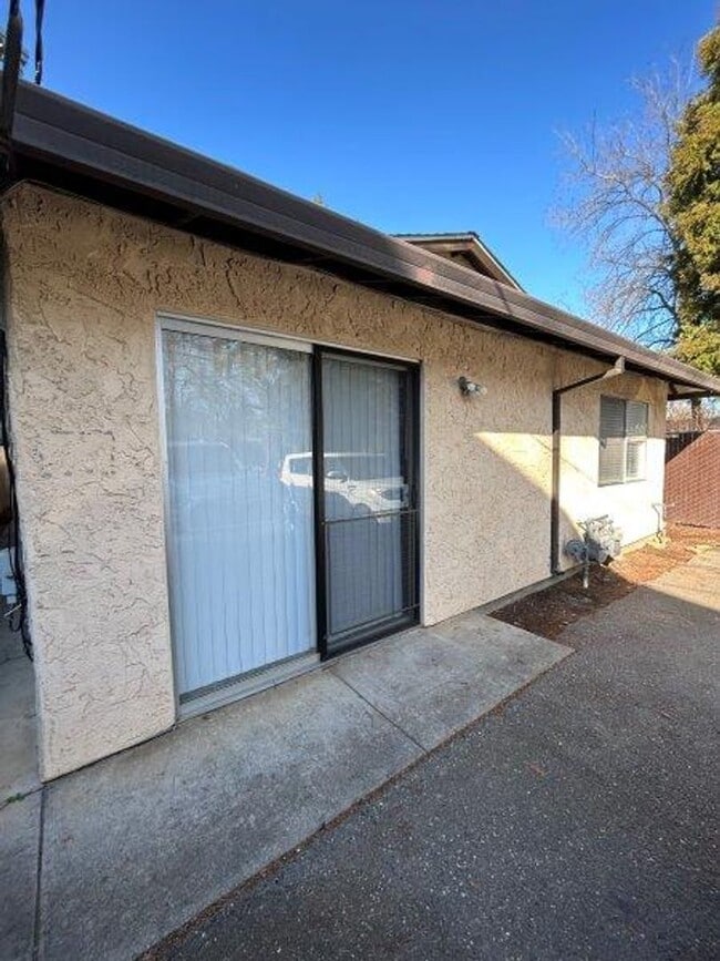 Building Photo - MOVE IN SPECIAL!!! $250 OFF FIRST MONTH'S ...