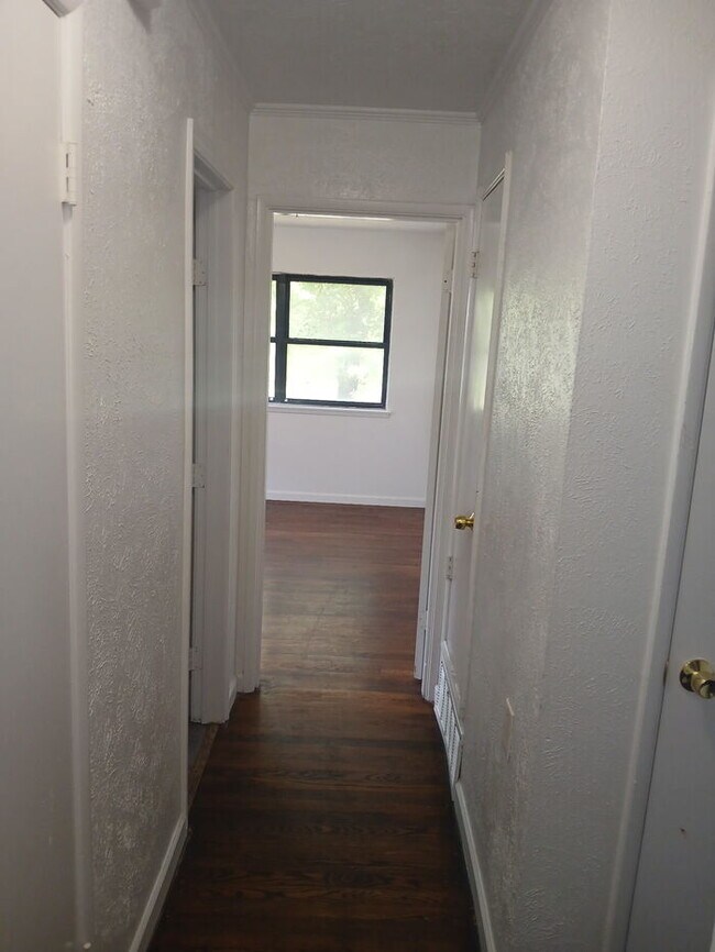 Building Photo - Great Rental in Farmers Branch, TX 75234