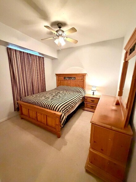 Building Photo - 8450 Kingbird Loop
