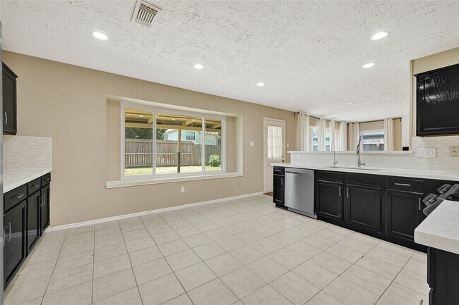 Building Photo - 3510 Honey Creek Dr