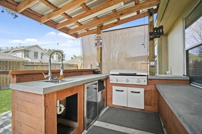 Building Photo - 24307 Silver Maple Dr