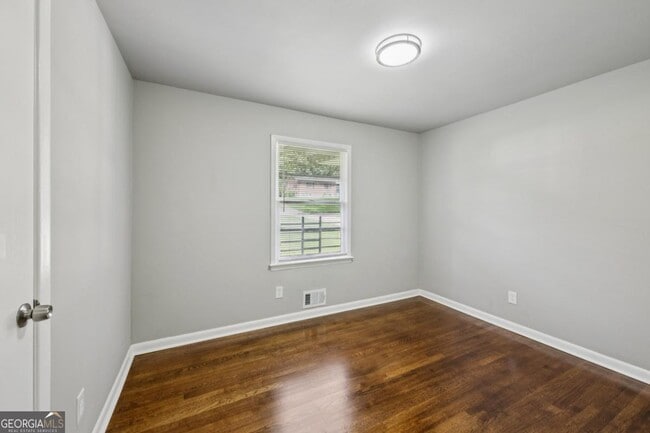 Building Photo - 3036 Will Rogers Pl SE