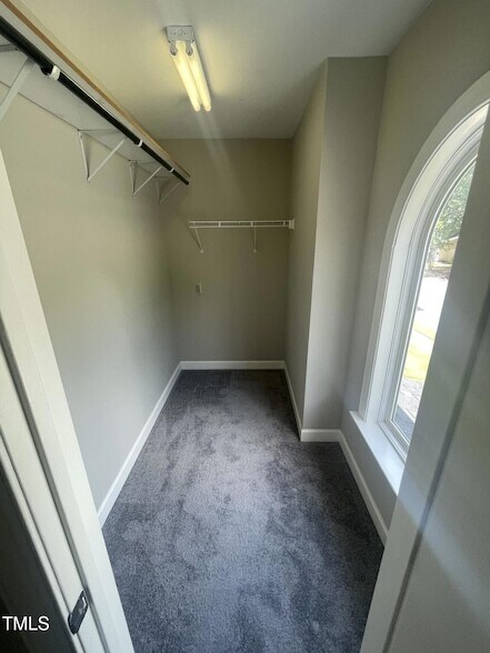 Building Photo - 4016 Landover Ln