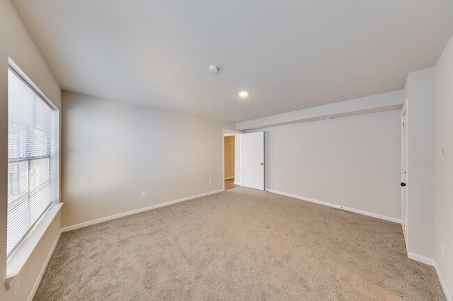 Building Photo - 713 Northbend Dr